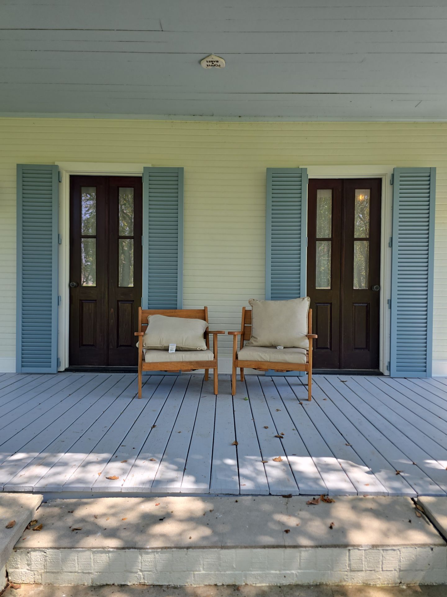 Colonial Shutters (Louvered)