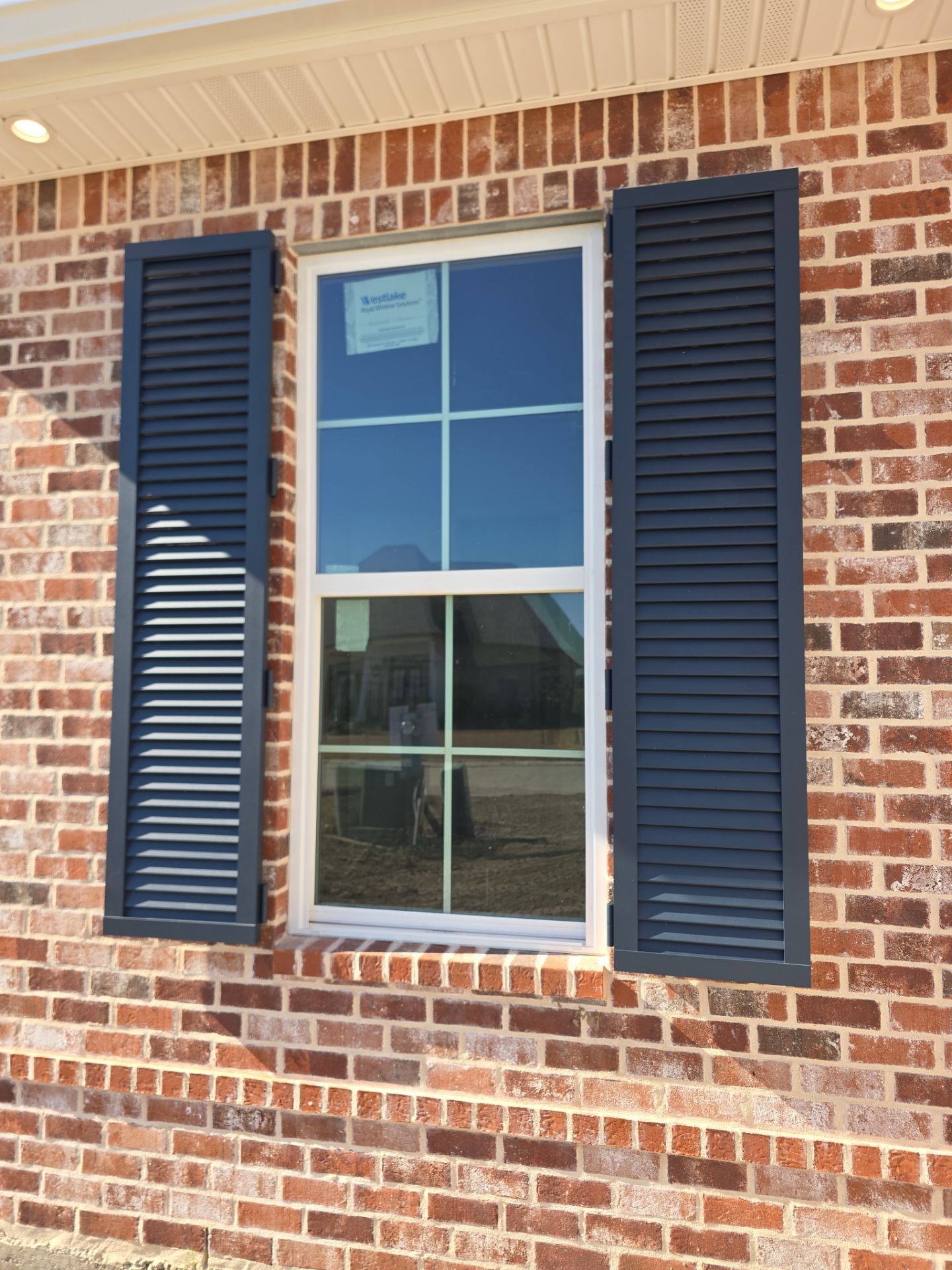 Colonial Shutters (Louvered)